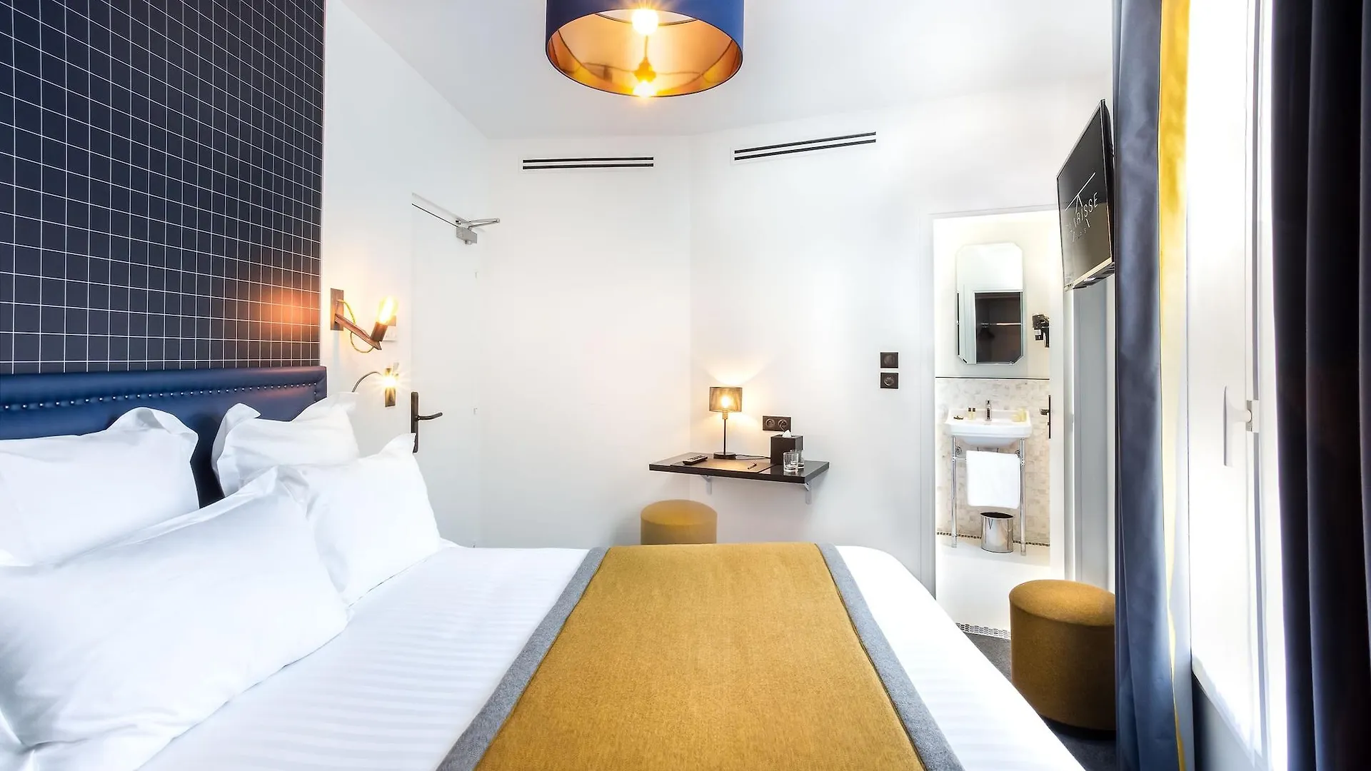 ***  Hotel Clarisse Paris France